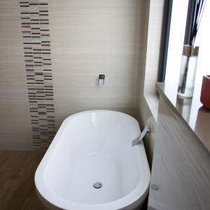 Small Bathroom Renovations Perth - Renovation Company - VIP Bathrooms - Bath Tub